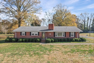 6812 W Sugar Creek Rd, Charlotte, NC 28269