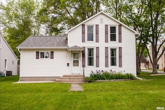 102 S Garden St, Mount Pulaski, IL 62548