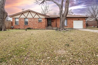 111 W Cedar St, Hurst, TX 76053