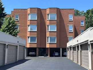 1635 N Milwaukee Ave Unit 105, Libertyville, IL 60048