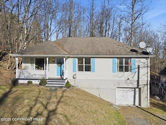 102 Longshore Cir, East Stroudsburg, PA 18302