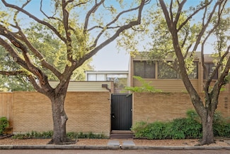 2823 Sackett St, Houston, TX 77098