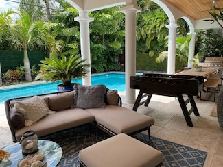 678 Woodcrest Rd, Key Biscayne, FL 33149