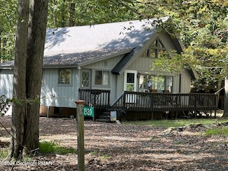 1520 Lake Ln, Pocono Lake, PA 18347