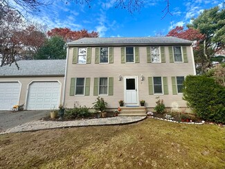 7 Oakwood Dr, Sagamore Beach, MA 02562