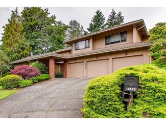 10050 SE Cleone Ct, Happy Valley, OR 97086