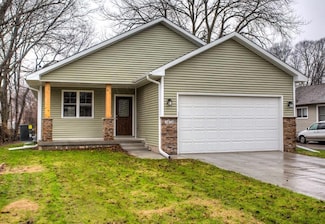 3828 40th St, Des Moines, IA 50310