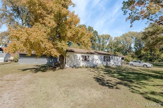 2264 Frank Scott Pkwy W, Belleville, IL 62223