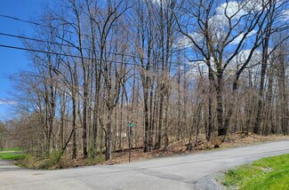 121 Smugglers Rd, Dubois, PA 15801