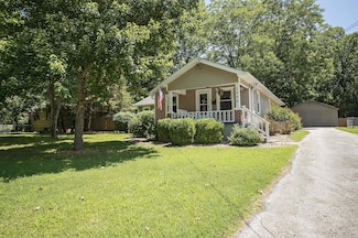 2448 N Albertha Ave, Springfield, MO 65803