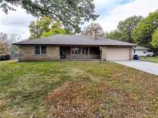 6414 N Central St, Kansas City, MO 64118