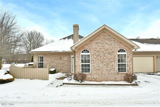 201 Willow Brook Dr NE, Warren, OH 44483