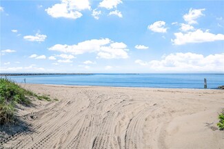 1 Offshore Rd, Narragansett, RI 02882