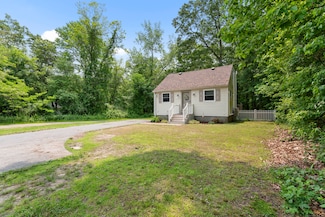 188 W Main St, Niantic, CT 06357