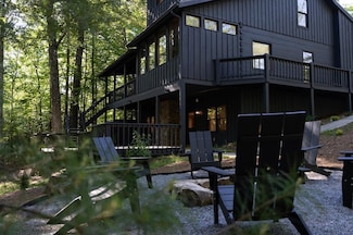 365 Browns Cove Rd, Blue Ridge, GA 30513