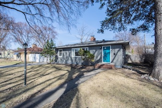 1506 6th St S, Fargo, ND 58103