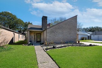 11874 Briar Forest Dr, Houston, TX 77077