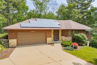5096 Tuggle Ln, Waunakee, WI 53597