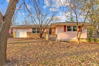 1602 Evergreen St, Saint Charles, IL 60174