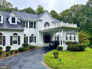 7808 Hill House Ct, Fairfax Station, VA 22039