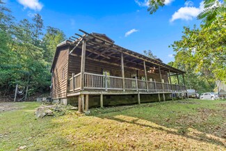 89 Perry Ln, Fort Gay, WV 25514