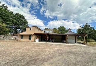 428 SW 90th St, Columbus, KS 66725