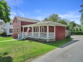 513 61st St, Kenosha, WI 53143