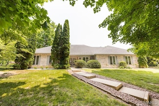 105 Piney Woods Dr, Swansea, IL 62226