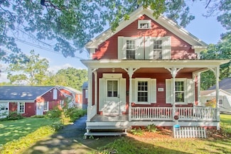 13 Everett St, Easthampton, MA 01027
