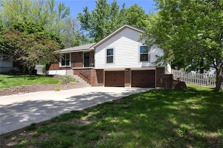 1509 SW Arapaho St, Blue Springs, MO 64015