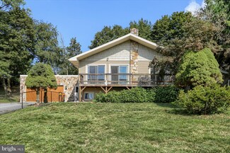 27 Villa Ln, Palmyra, PA 17078