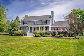 5 Maudsley View Ln, Amesbury, MA 01913