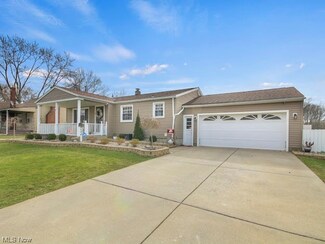194 Smithfield St, Struthers, OH 44471