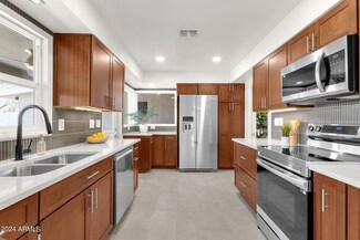1802 W Hazelwood St, Phoenix, AZ 85015
