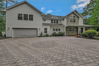 144 South Path, Calverton, NY 11933