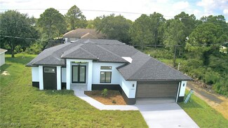 2805 42nd St W, Lehigh Acres, FL 33971