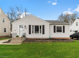4208 W 227th St, Cleveland, OH 44126