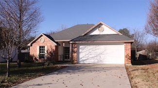 1916 Bernard St, Denton, TX 76205