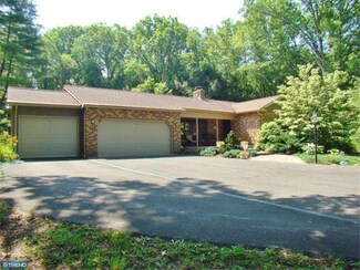 39 Ridge Rd, New Ringgold, PA 17960