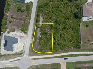 13577 Ingraham Blvd, Point Charlotte, FL 33981