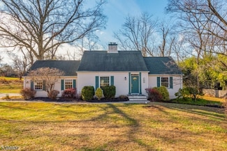 18 Farview Dr, Annandale, NJ 08801