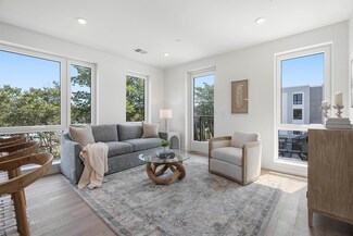 80 Constitution Ave Unit 332, Portsmouth, NH 03801