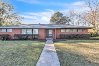 15 David St, West Point, MS 39773