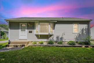 1269 Scott Ave, Waterloo, IA 50701