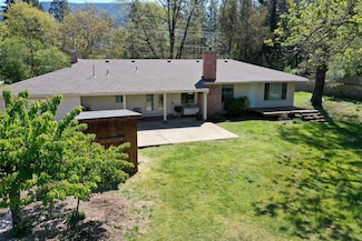 8890 Monument Dr, Grants Pass, OR 97526