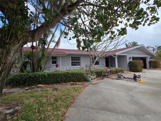 6496 Fairway View Blvd S, Saint Petersburg, FL 33707