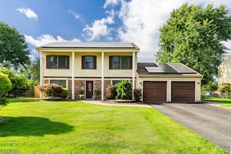 59 Newport Dr, Manalapan, NJ 07726