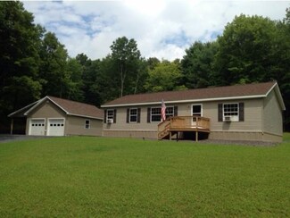 4381 Vt Route 30 N, Poultney, VT 05764