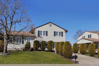 7 Jupiter Ct, South Amboy, NJ 08879