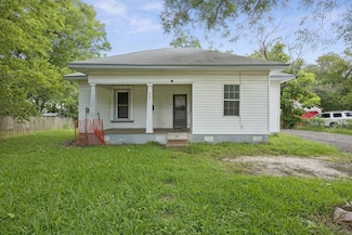 909 E High St, Terrell, TX 75160